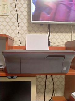 Компактный цветной принтер-сканер HP Deskjet 1050A