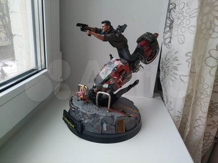 Фигурка из коллекционки Cyberpunk 2077