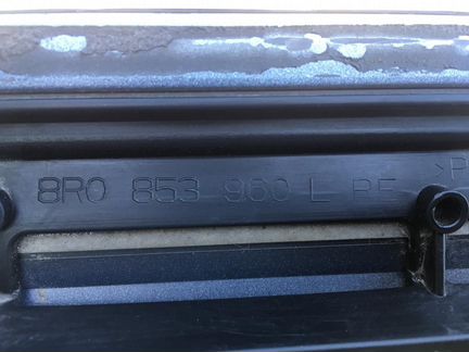 Молдинг передней правой двери Audi Q5 8R0853960L