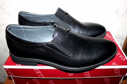 Новые классические мужские туфли