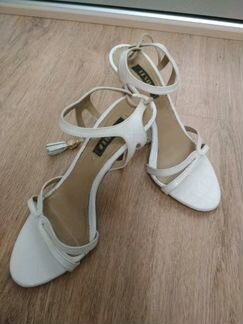 Босоножки Lesilla 36 размер