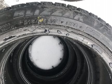 Bridgestone blizzak 215/45 17