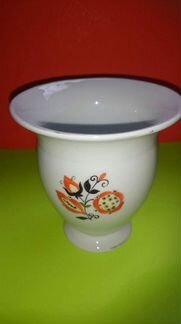 Фарфоровая вазочка 