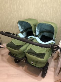 Коляска для двойни bumbleride