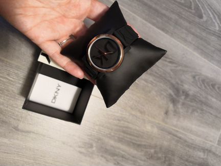 Новые часы dkny