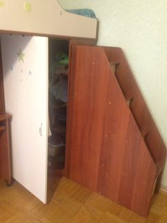 Двухъярусная кровать чердак