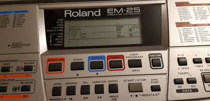 Синтезатор Roland EM-25
