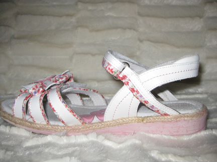 Полностью кожаные босоножки, новые