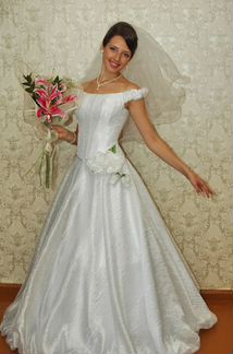 Свадебное платье 42-44 бу