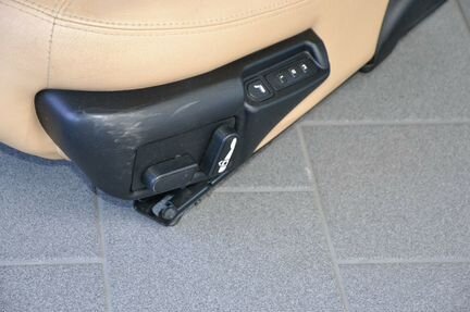 Maserati 4200 комплект сидений