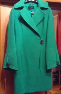 Пальто осеннее зеленое