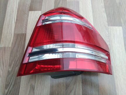 Фонарь задний правый Mercedes X164 дорестайлинг