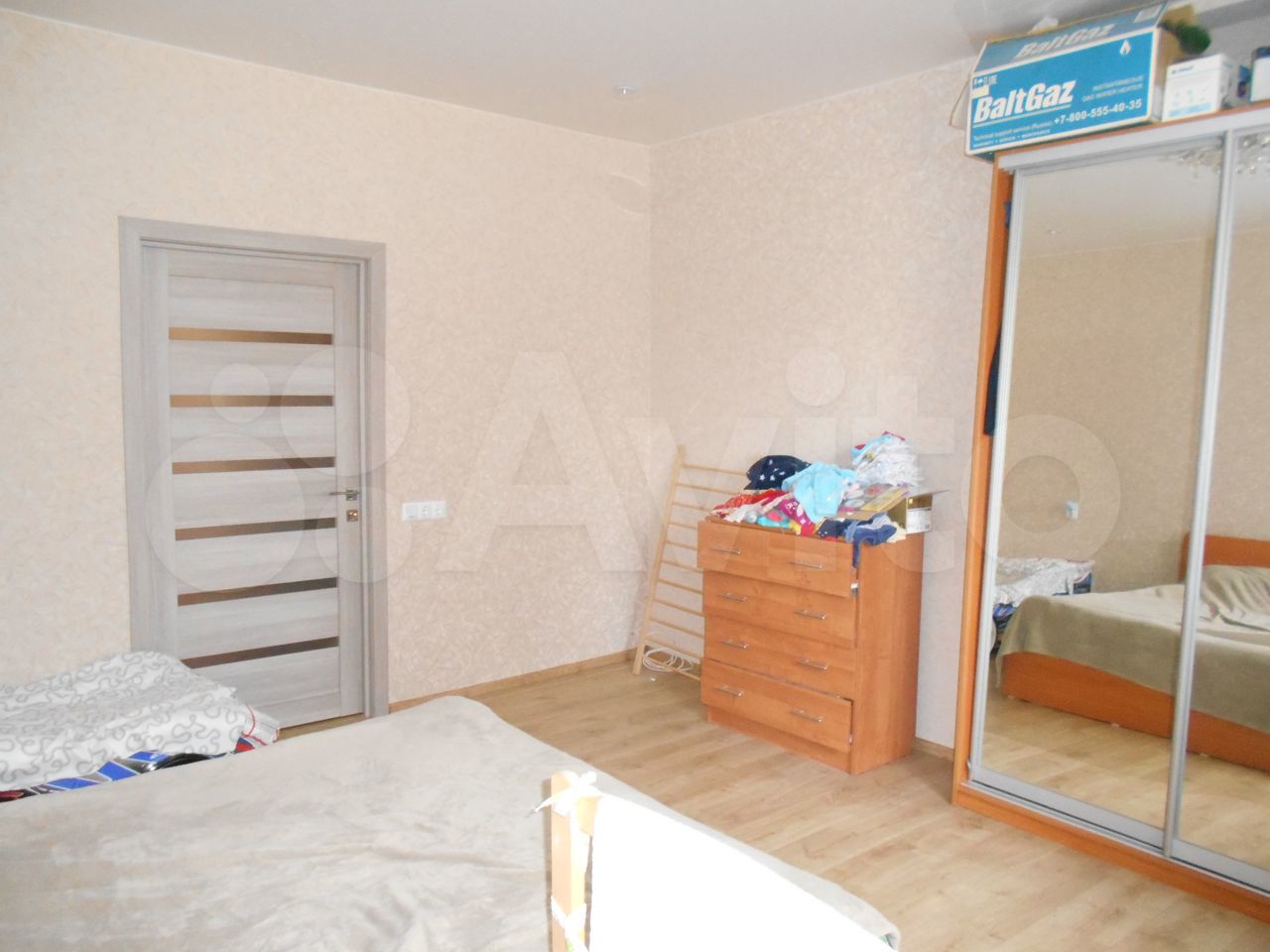  3-room apartment, 80 m2, 1/3 FL.  89962398843 buy 2