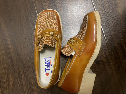 Кожаные туфли для девочки