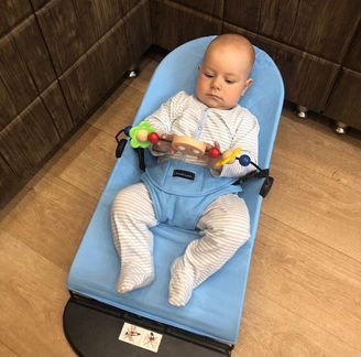 Шезлонг для новорожденных детский не Babybjorn