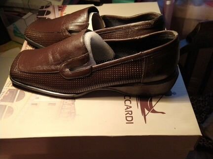 Туфли почти новые,одеты пару раз