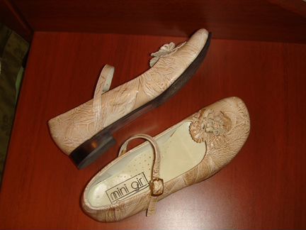Нарядные туфли для девочки Minigirl