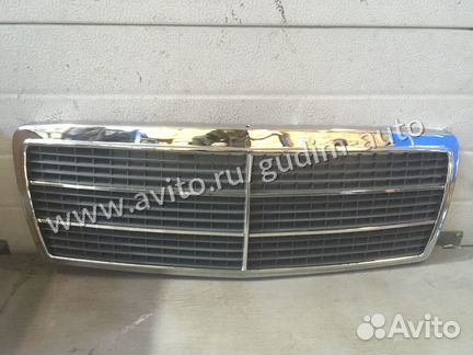 Решетка радиатора Мерседес W202 с 1993 по 2000