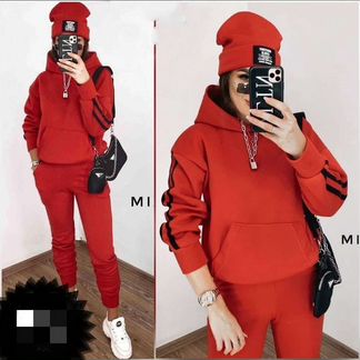 Спортивный костюм