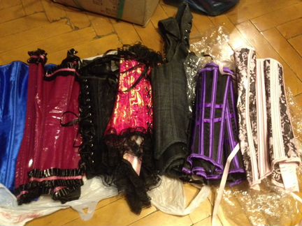 Продам корсеты разные модели