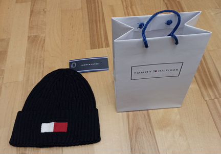 Шапка / Tommy Hilfiger / новая (черная)