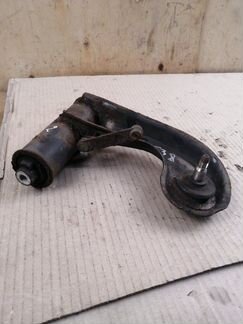 Рычаг поперечный передний правый верхний