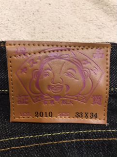 Джинсы Evisu
