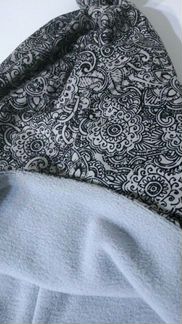 2 шапки на флисе