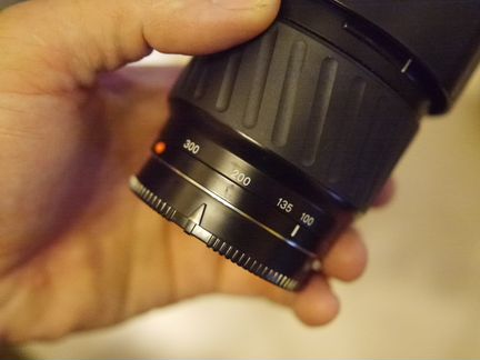 Родная минольта 100-300 ф4-5,6 для sony A