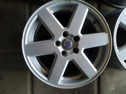 Диски бу оригинал R17 LU на Volvo