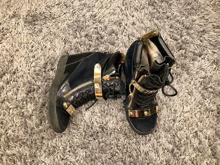 Продаю сникерсы