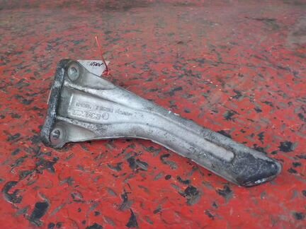 Кронштейн радиатора Скания пгр 1850648