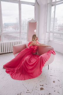 Коралловое платье Giambattista Valli x HM