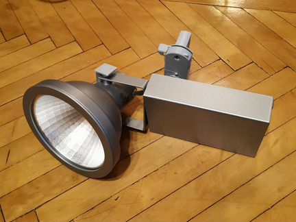 Экспозиционные светильники Glider TCLival