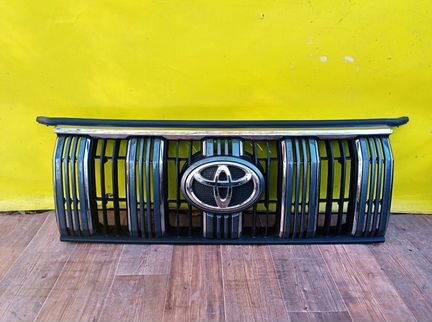 Решетка радиатора Toyota Land Cruiser Prado 150