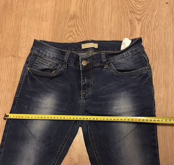 Женские джинсы