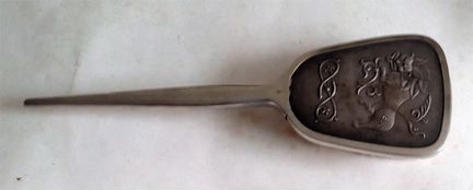 Советская одежная щетка Бык мельхиор накладка