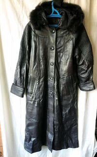 Пальто утеплённое женское кожа