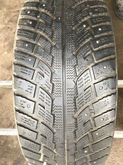 235 55 R17 kumho Izen RV