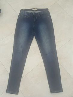 Джинсы Levis