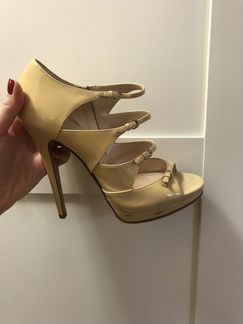 Бежевые туфли Casadei