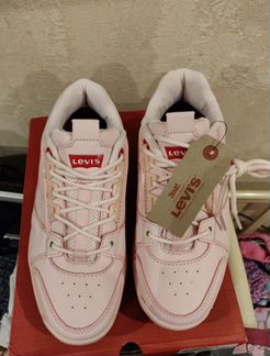 Кроссовки Levis