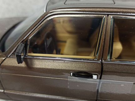 Mercedes 560 Sel W126 Norev 1:18
