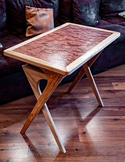 Стол для рукоделия из натурального дерева