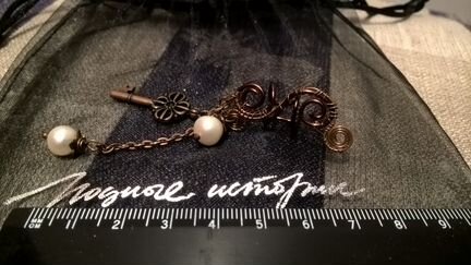 Кафф из медной проволоки с подвесками, hand-made